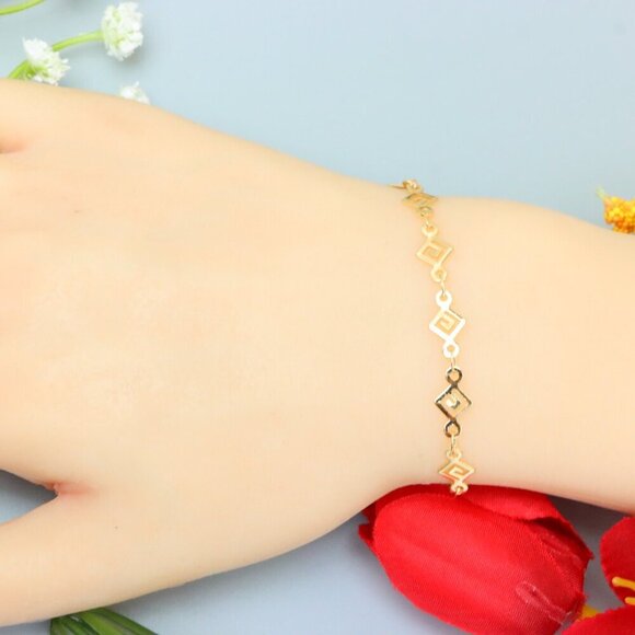 "Elegant & Trendy Bracelet, A Perfect Gift for Women, Thoughtful, EVCH1782 - Picture 3 of 10